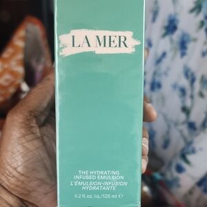 La Mer Hydrating Emulsion in Mint Green